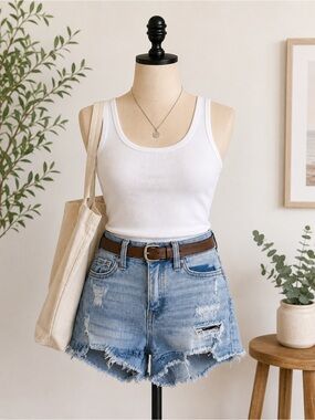 SO High Rise Distressed Denim Shorts Light Wash Raw Hem Size 1 / 25W